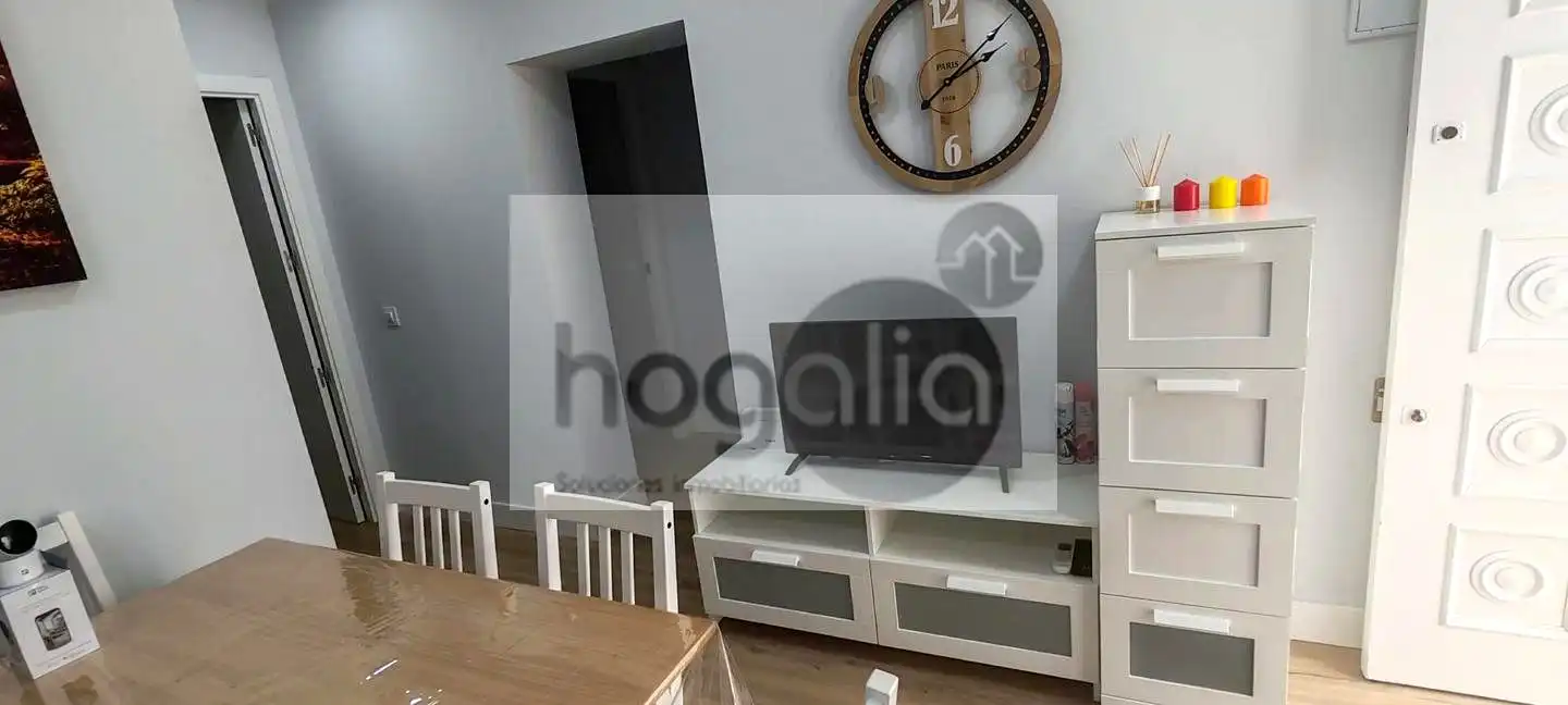 Wohnzimmer von Erdgeschoss zur Miete in Sur