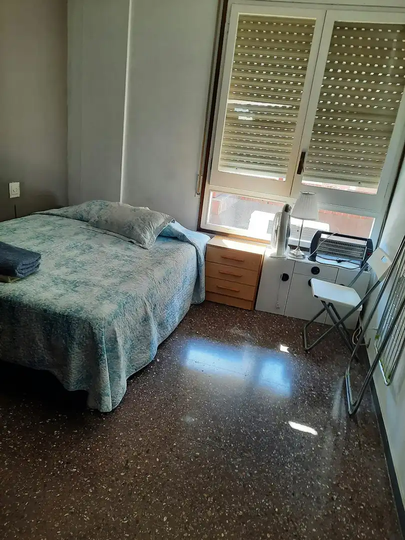 Bedroom of Flat for share in Gràcia