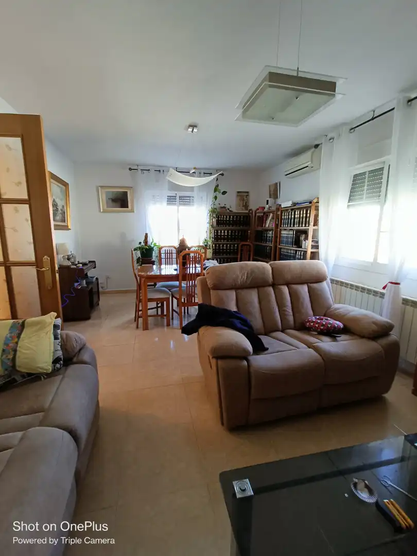 Sala de estar de Casa o chalet en venta en Burguillos de Toledo con Calefacción, Jardín privado y Amueblado