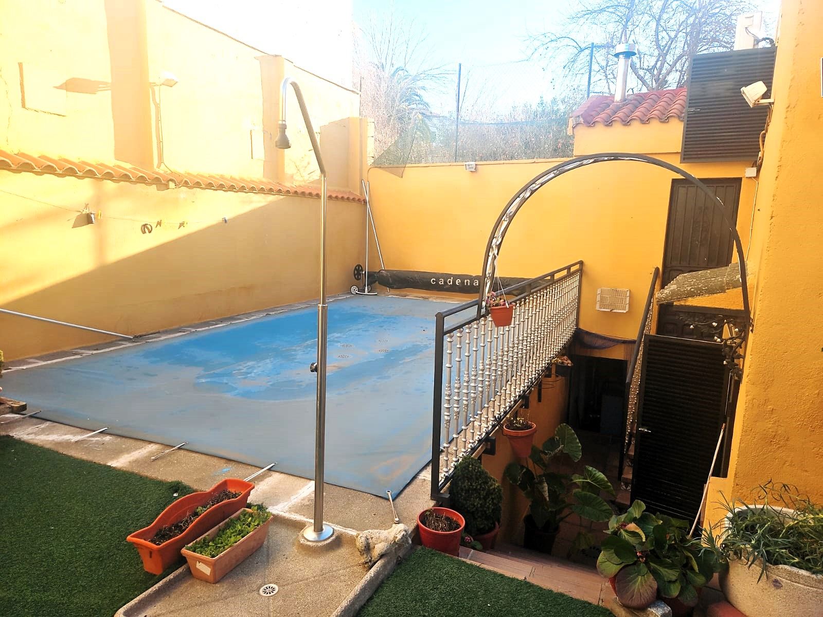 Piscina de Casa adosada en venda en Casarrubios del Monte amb Aire condicionat, Calefacció i Jardí privat