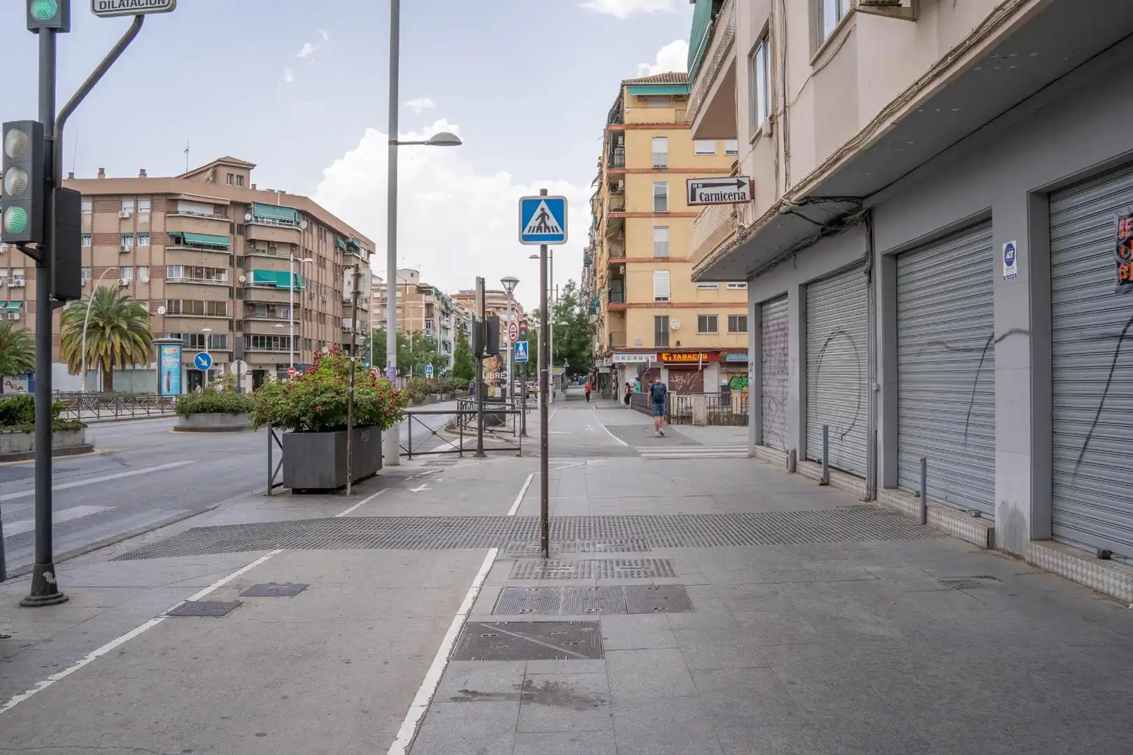 Außenansicht von Dachboden zum Verkauf in Granada mit Klimaanlage