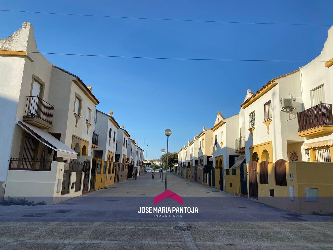Single-family semi-detached to rent in Puertas del sur - Guadabajaque