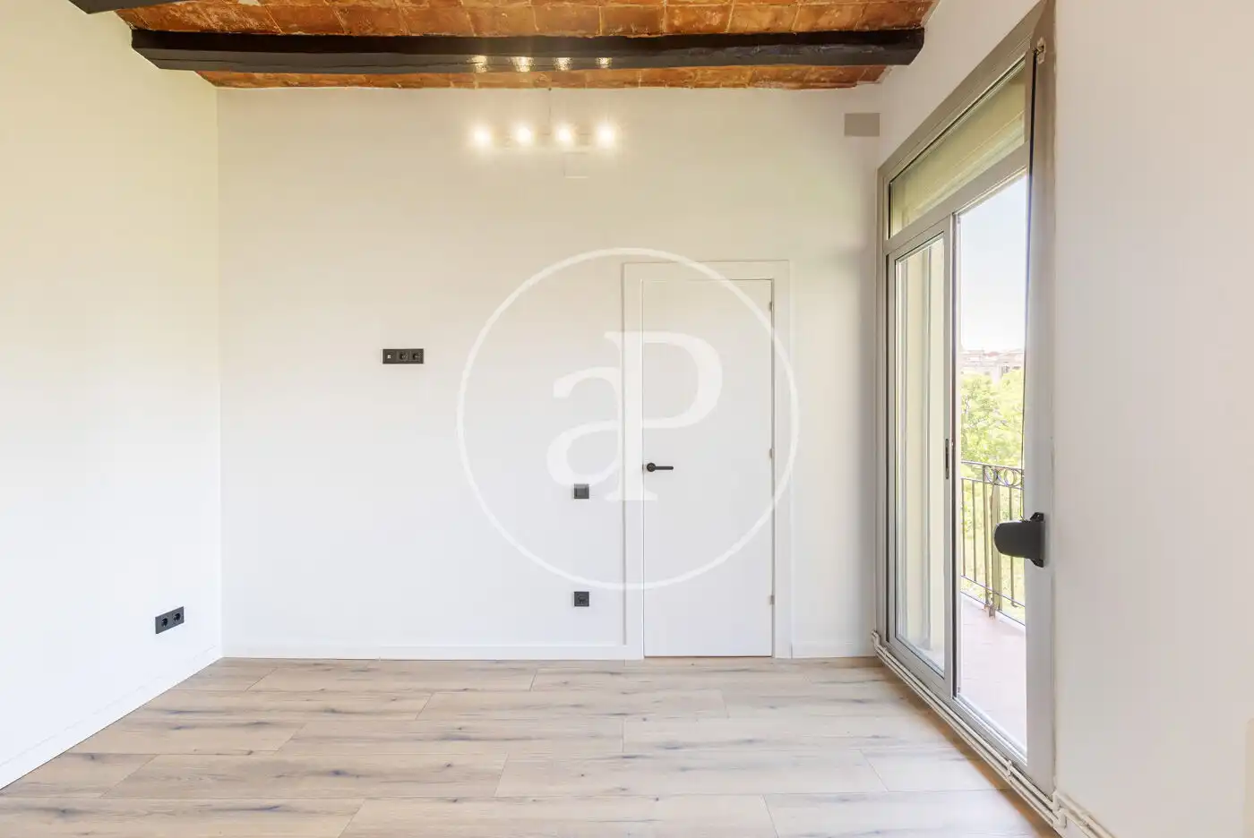 Piso en venta en Barcelona con Aire acondicionado, Calefacción y Balcón