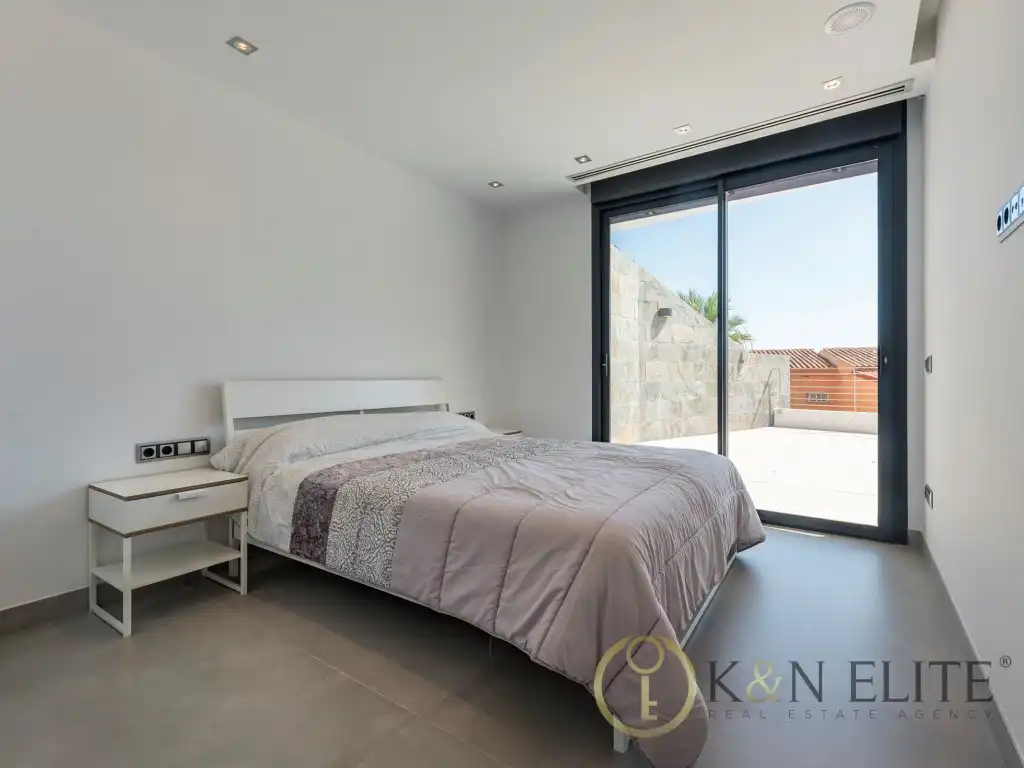 Habitación de Dúplex en venta en Benidorm con Aire acondicionado y Piscina