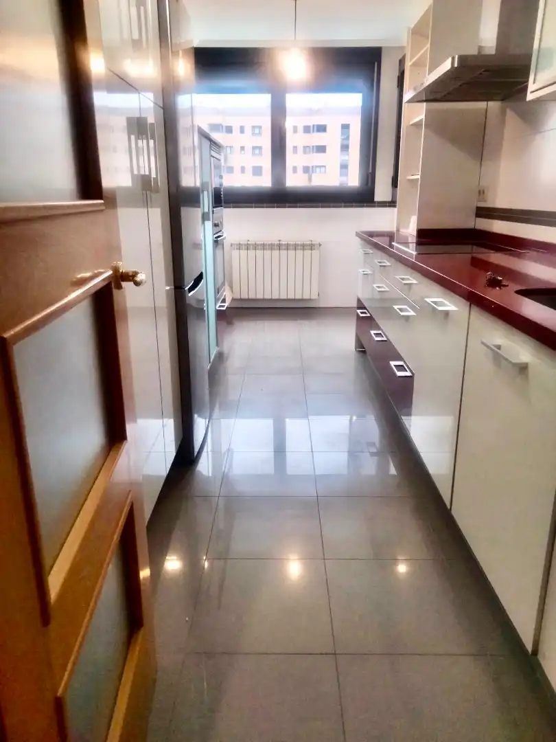 Cocina de Piso en venta en Valladolid con Calefacción, Parquet y Trastero