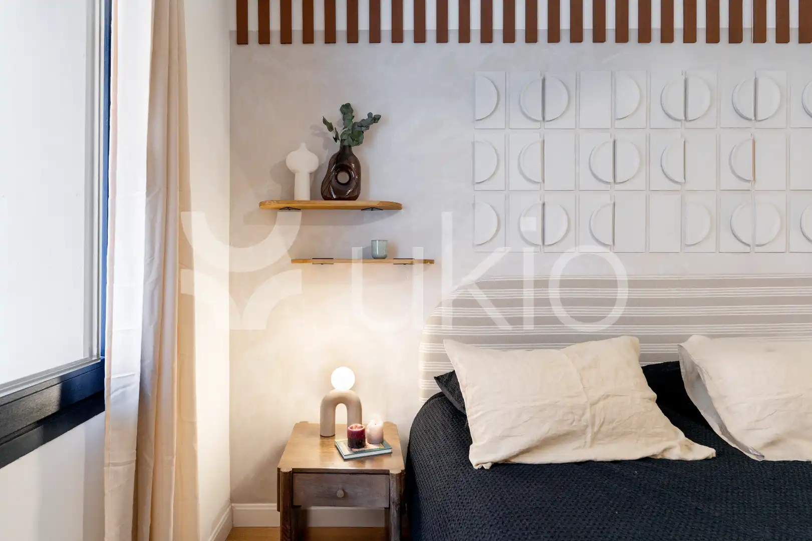 Dormitori de Apartament de lloguer en Madrid amb Aire condicionat, Calefacció i Moblat
