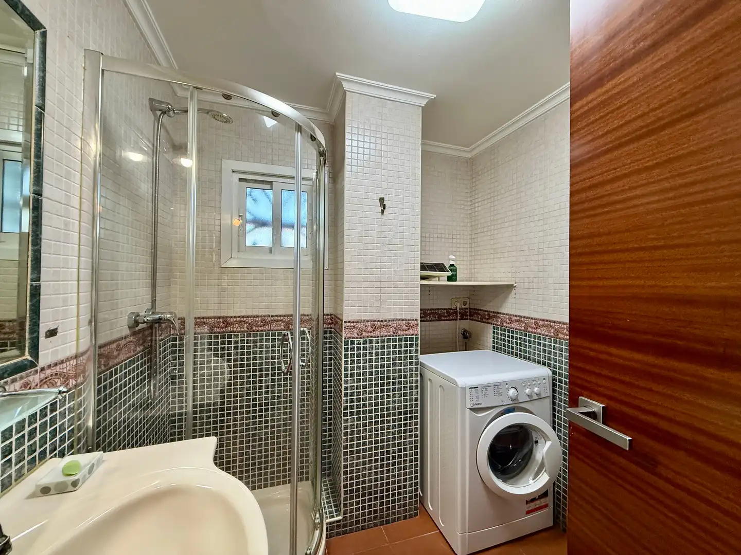 Bathroom of Attic for sale in O Grove    with Terrace, Storage room and Furnished