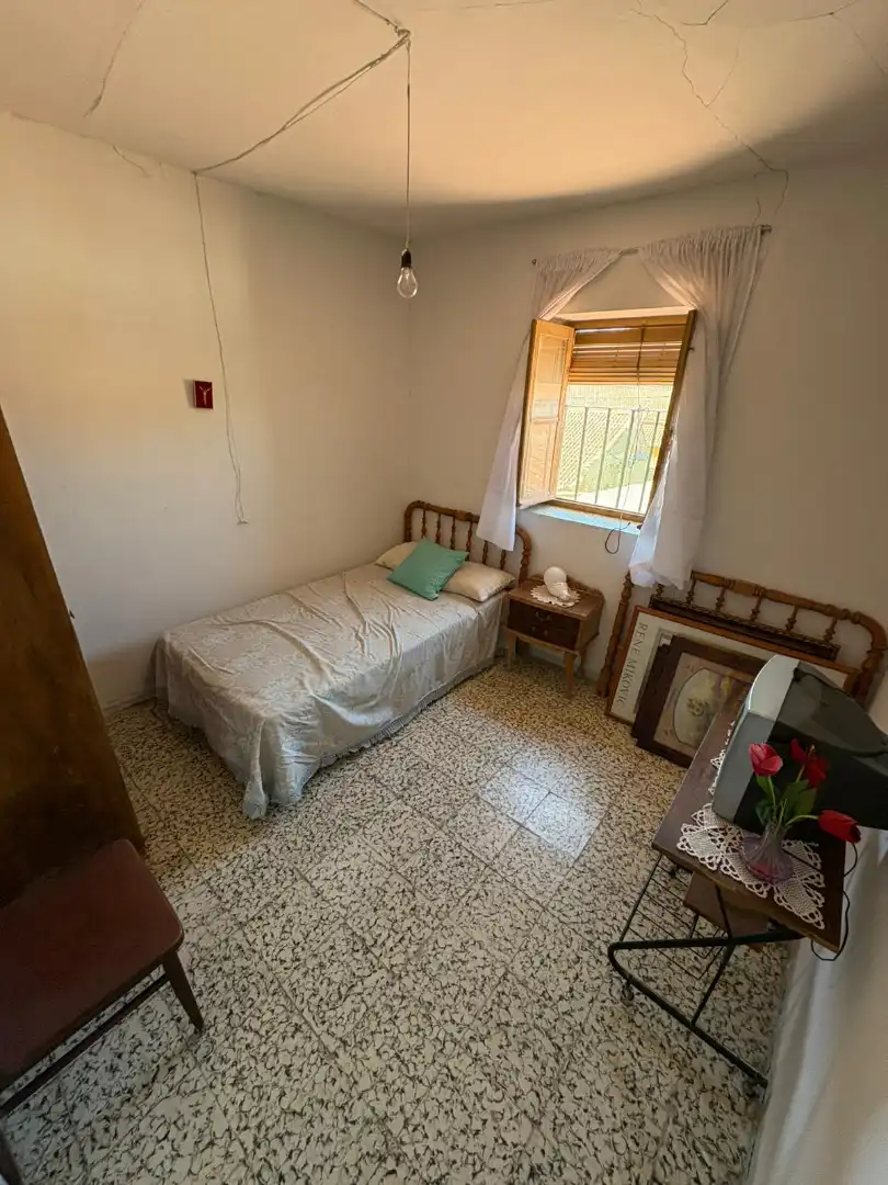 Dormitori de Finca rústica en venda en Muñopedro amb Jardí privat, Traster i Moblat