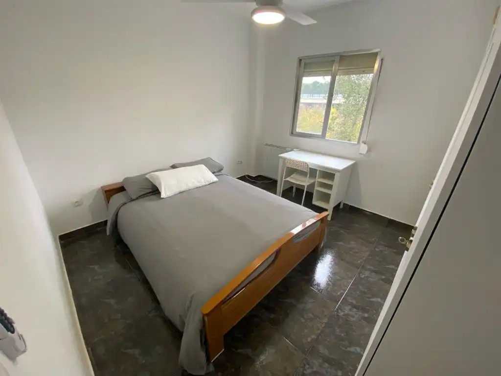 Schlafzimmer von Wohnung zur Miete in Madrid mit Heizung und Möbliert
