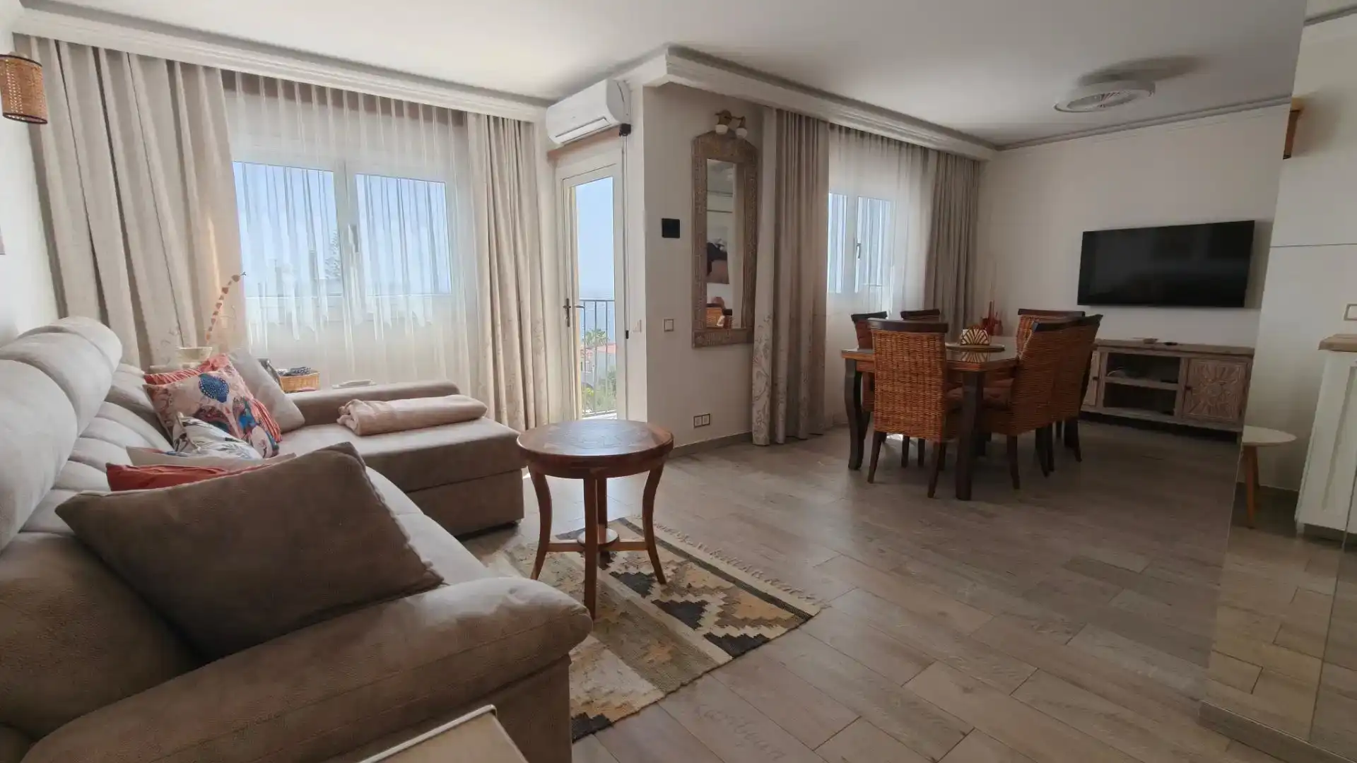 Sala d'estar de Pis en venda en San Bartolomé de Tirajana amb Aire condicionat, Piscina i Balcó