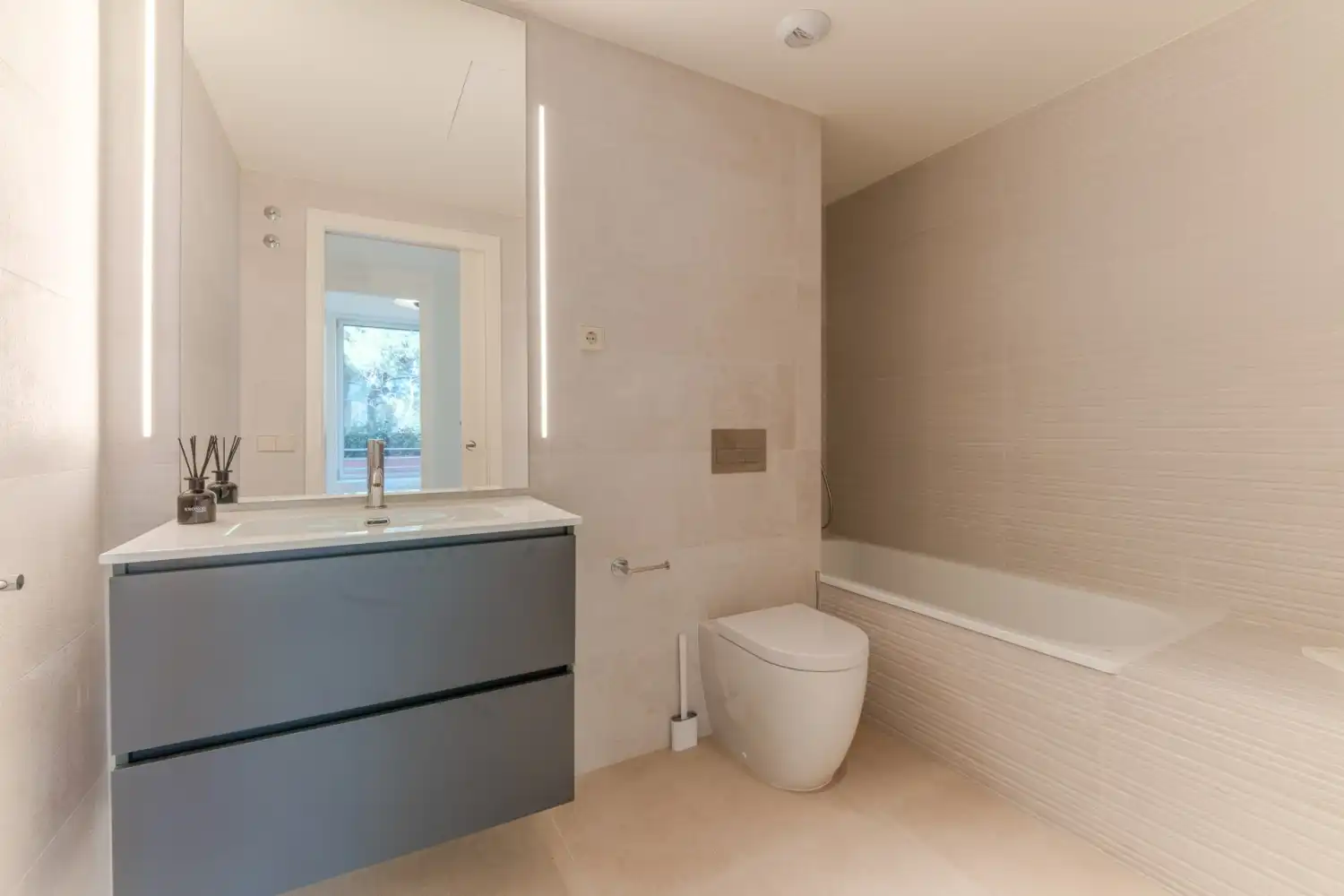 Neubau-Erdgeschosswohnung mit Pool zum Verkauf in Passeig Marítim 100, imagen 26