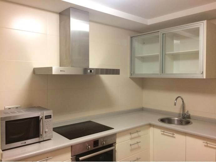 Cocina de Piso de alquiler en Ames con Calefacción, Amueblado y Horno