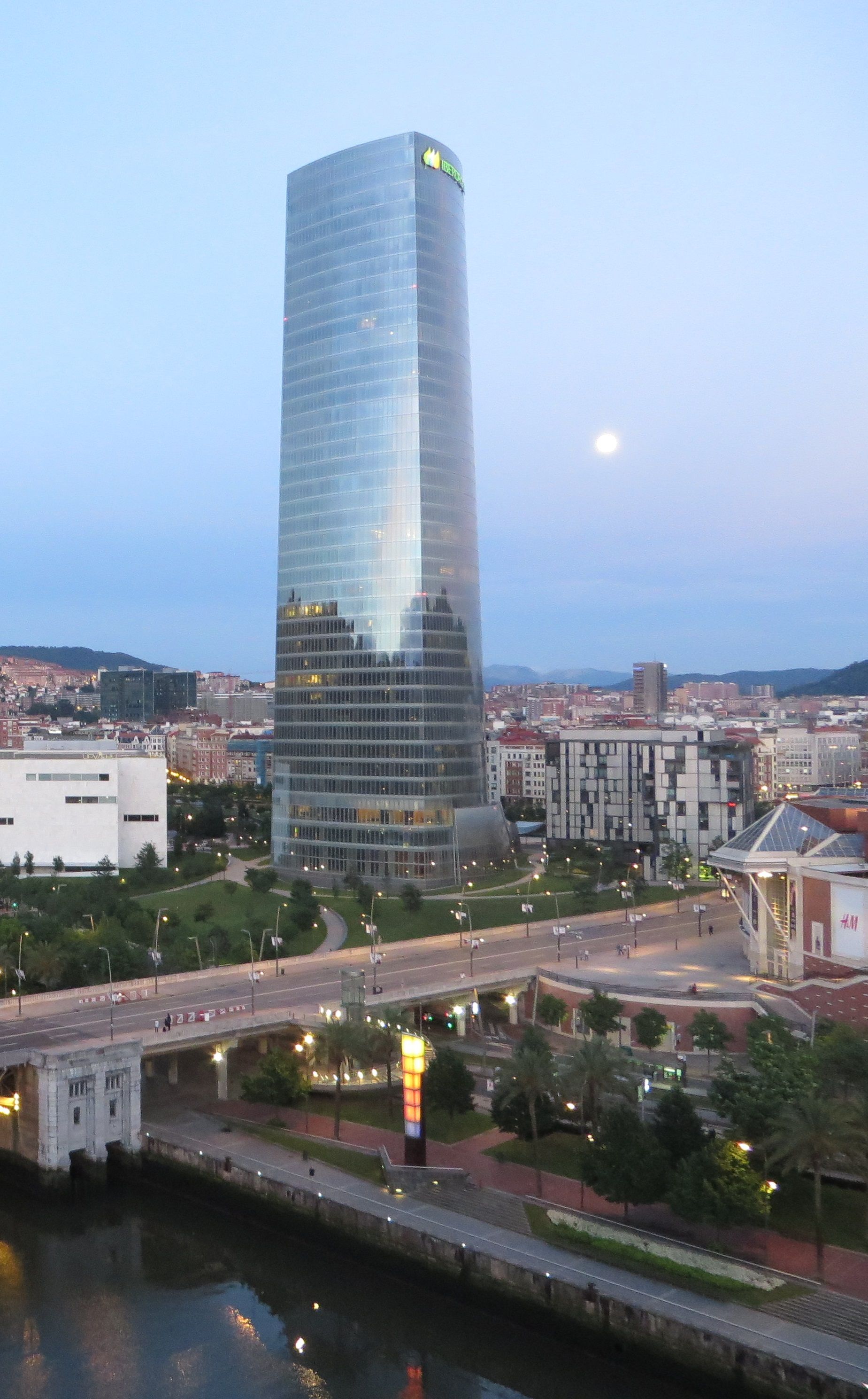 Exterior view of Flat to rent in Bilbao   with Heating, Furnished and Oven