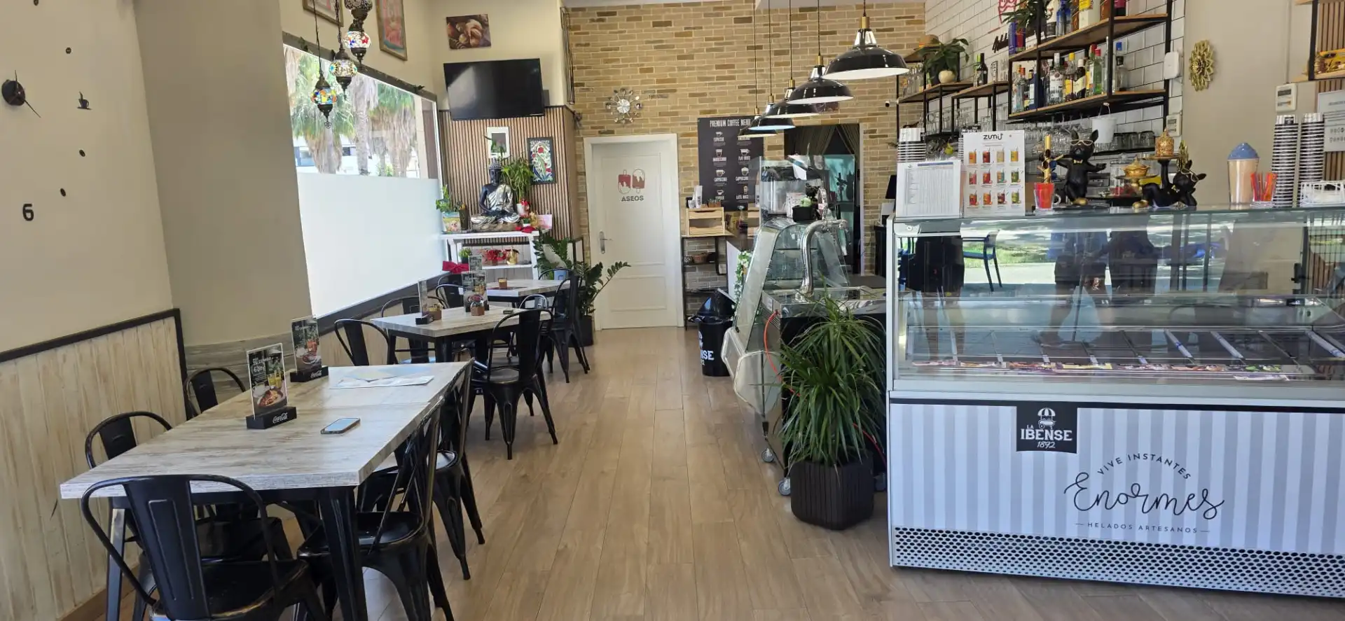 Local comercial en traspaso en Avenida Voltaire, imagen 2