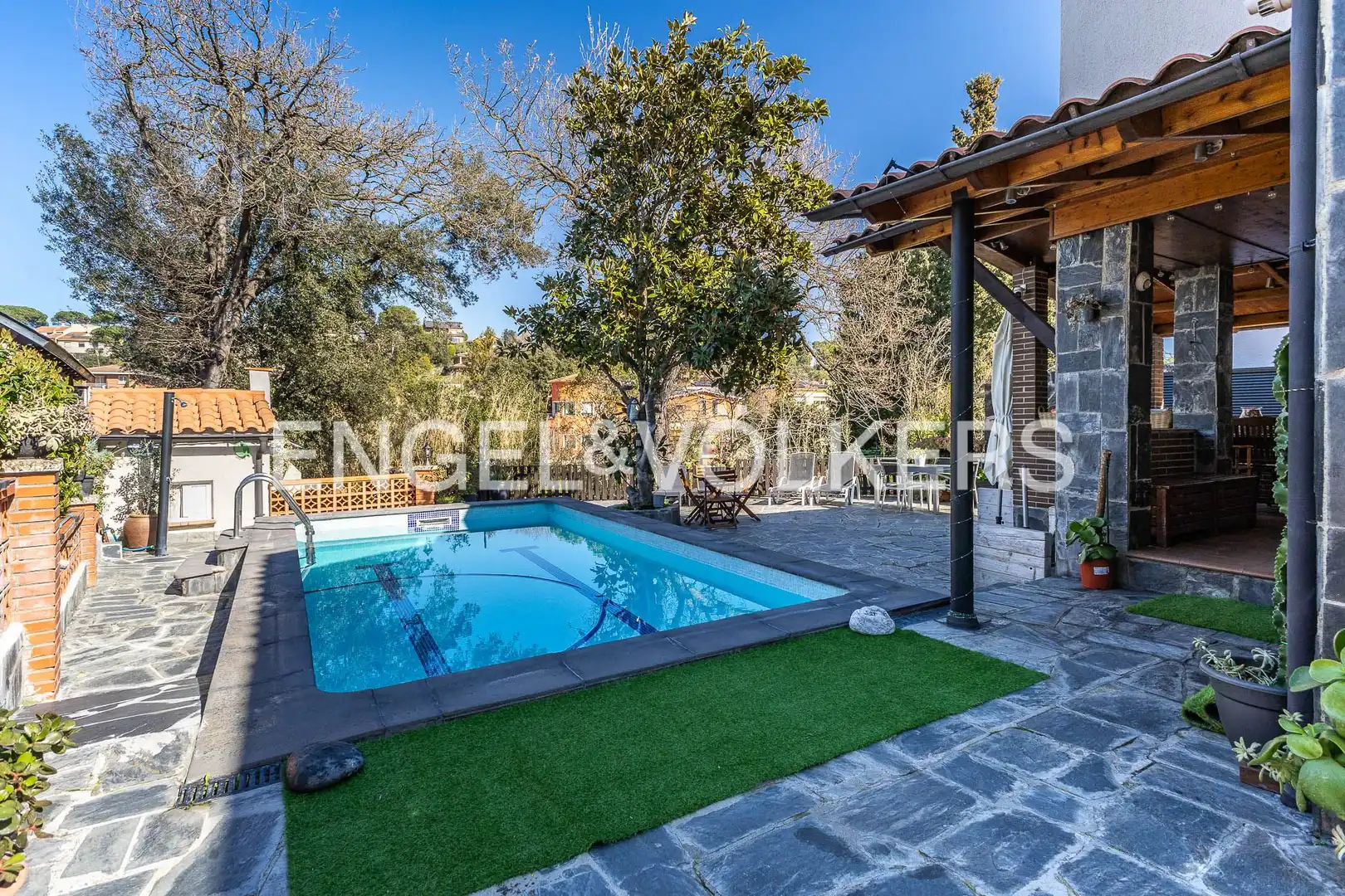 Swimming pool of Houses for sale in Sant Cugat del Vallès  with Air Conditioner, Heating and Private garden