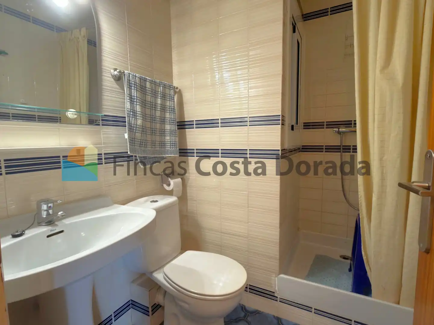 Badezimmer von Wohnung zum Verkauf in Cubelles mit Klimaanlage, Terrasse und Möbliert