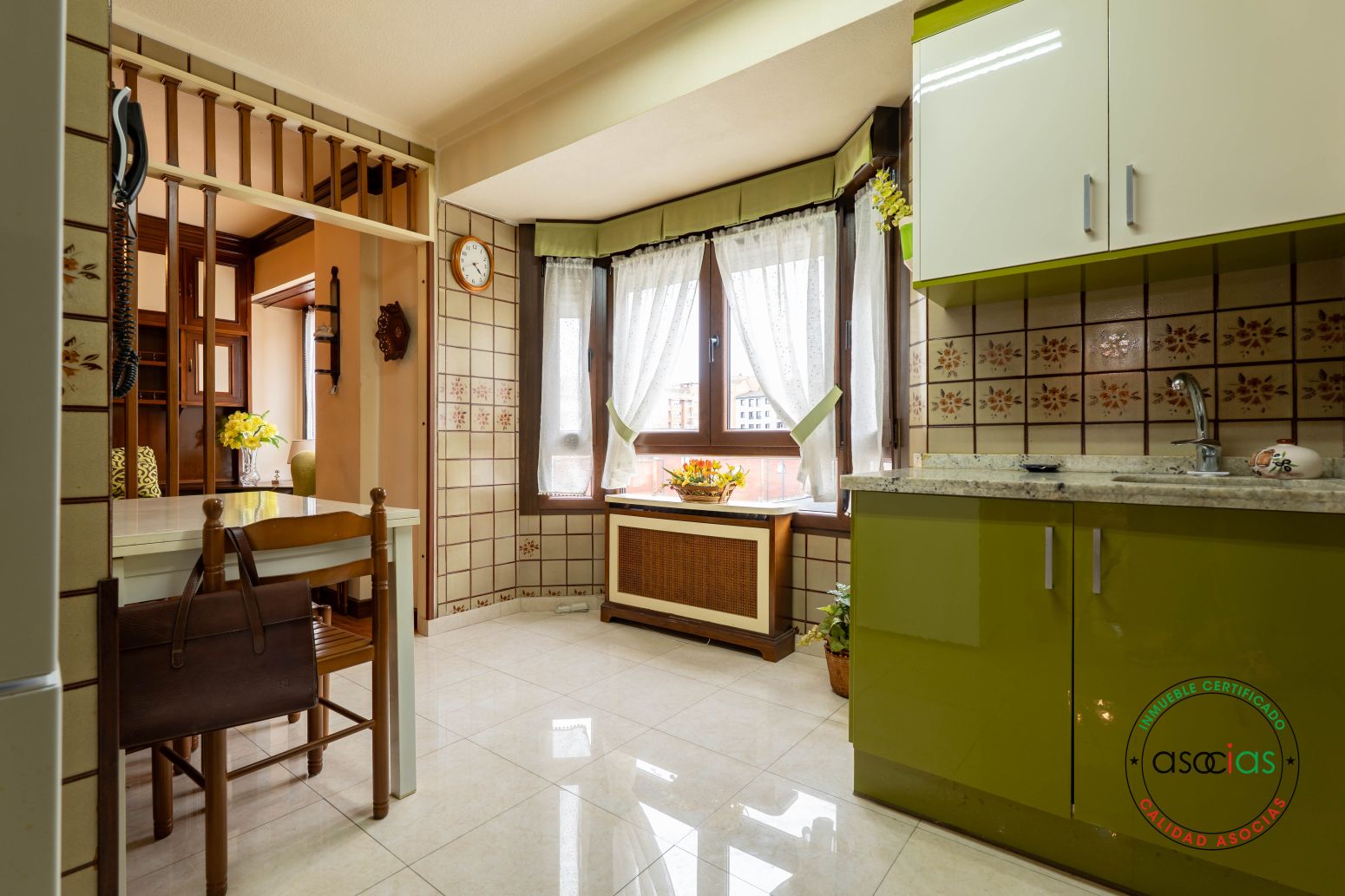 Cocina de Piso en venta en Gijón  con Calefacción y Parquet