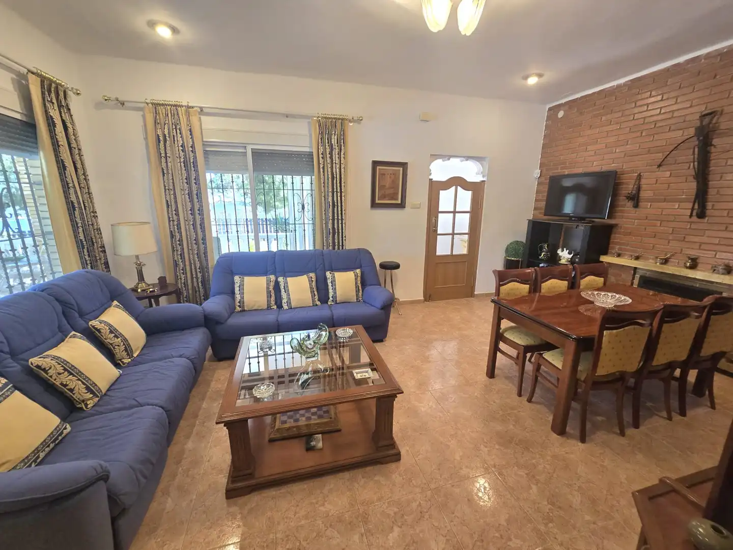 Sala de estar de Casa o chalet en venta en L'Eliana con Calefacción, Jardín privado y Terraza