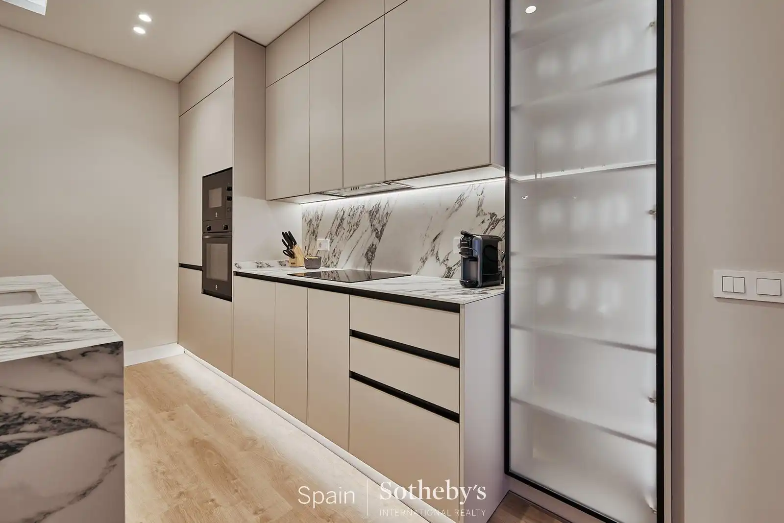 Cuina de Apartament en venda en Madrid amb Aire condicionat, Calefacció i Terrassa