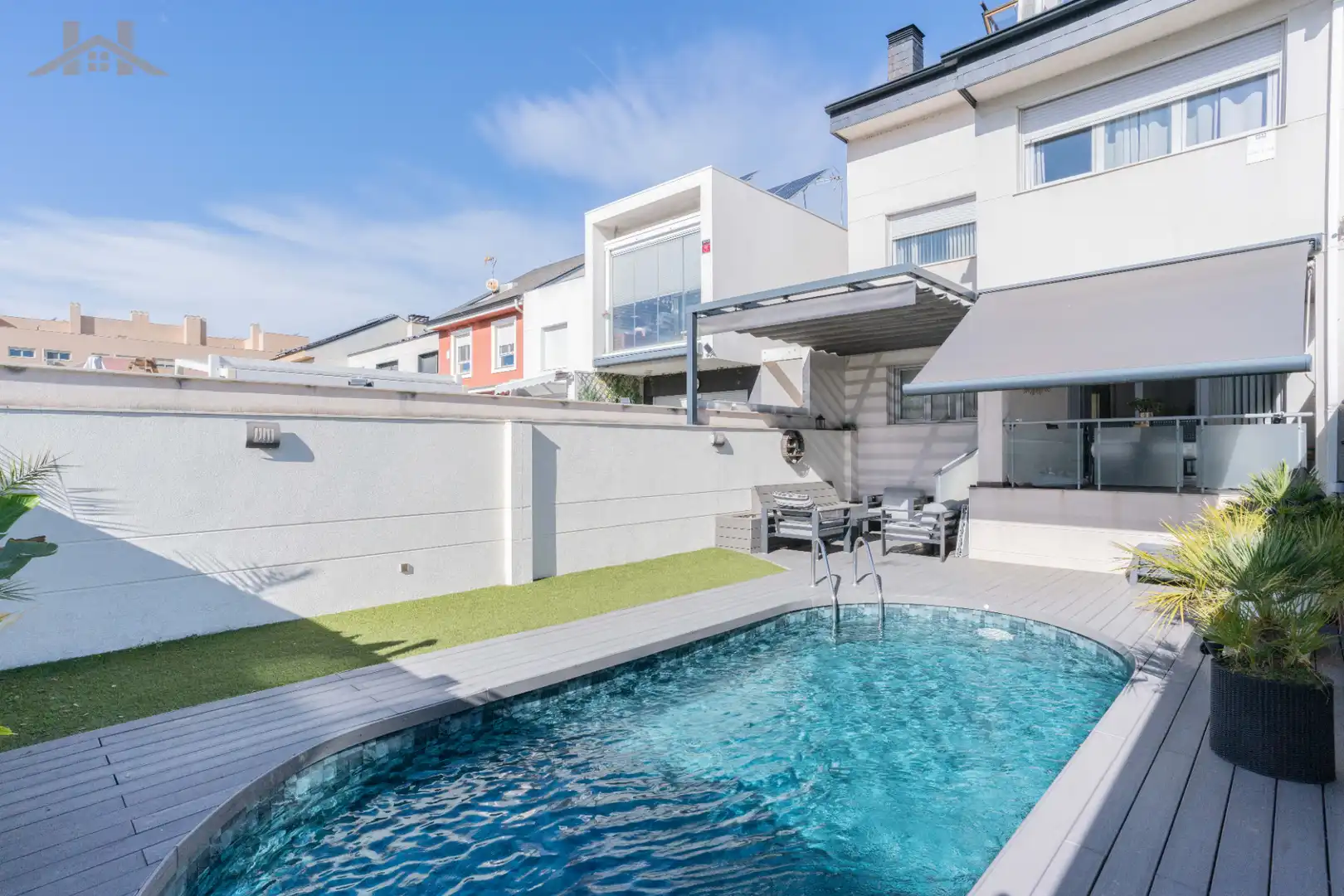 Piscina de Casa adosada en venta en Torrejón de Ardoz con Amueblado