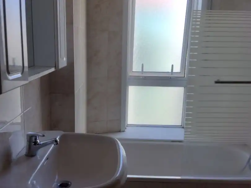 Bathroom of Flat for rent in Santiago de Compostela 