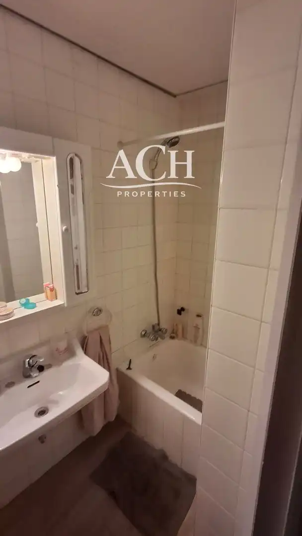 Baño de Piso de alquiler en Bilbao  con Calefacción y Amueblado