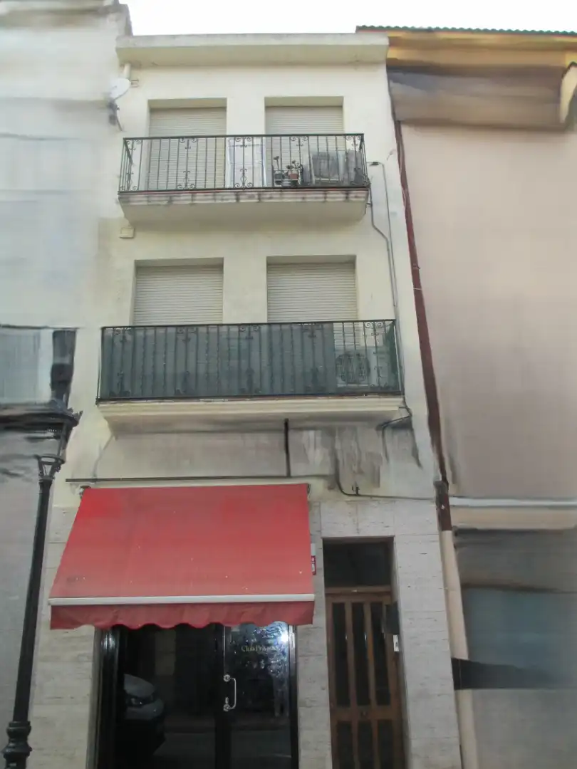 Gemischtgenutztes Gebäude zum Verkauf in Carretera Vella