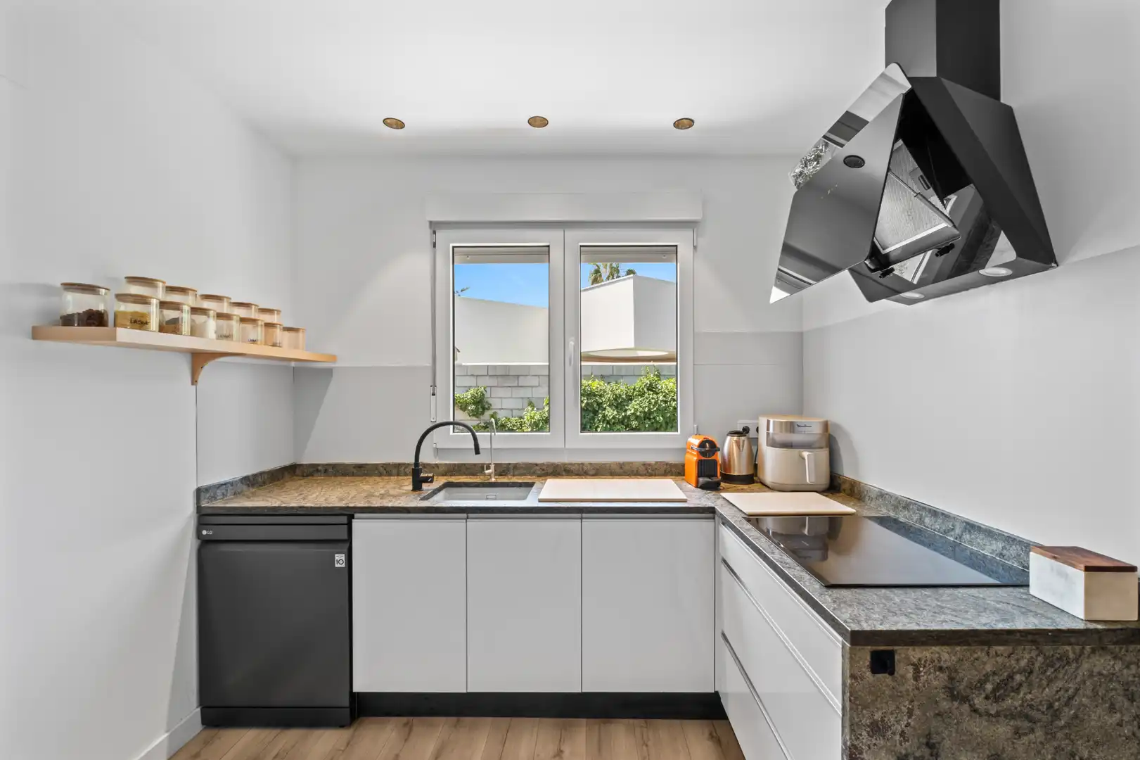 Kitchen of Houses for sale in Mutxamel  with Air Conditioner, Heating and Private garden