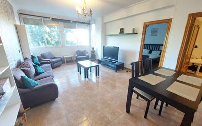 Living room of Flat for sale in  Madrid Capital