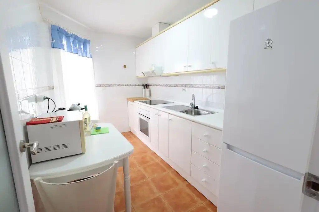 Apartamento con piscina en alquiler en Calle Teodoro llorente, imagen 10