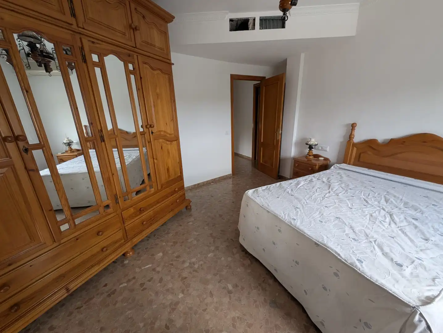 Dormitori de Dúplex de lloguer en Lucena amb Aire condicionat, Calefacció i Terrassa