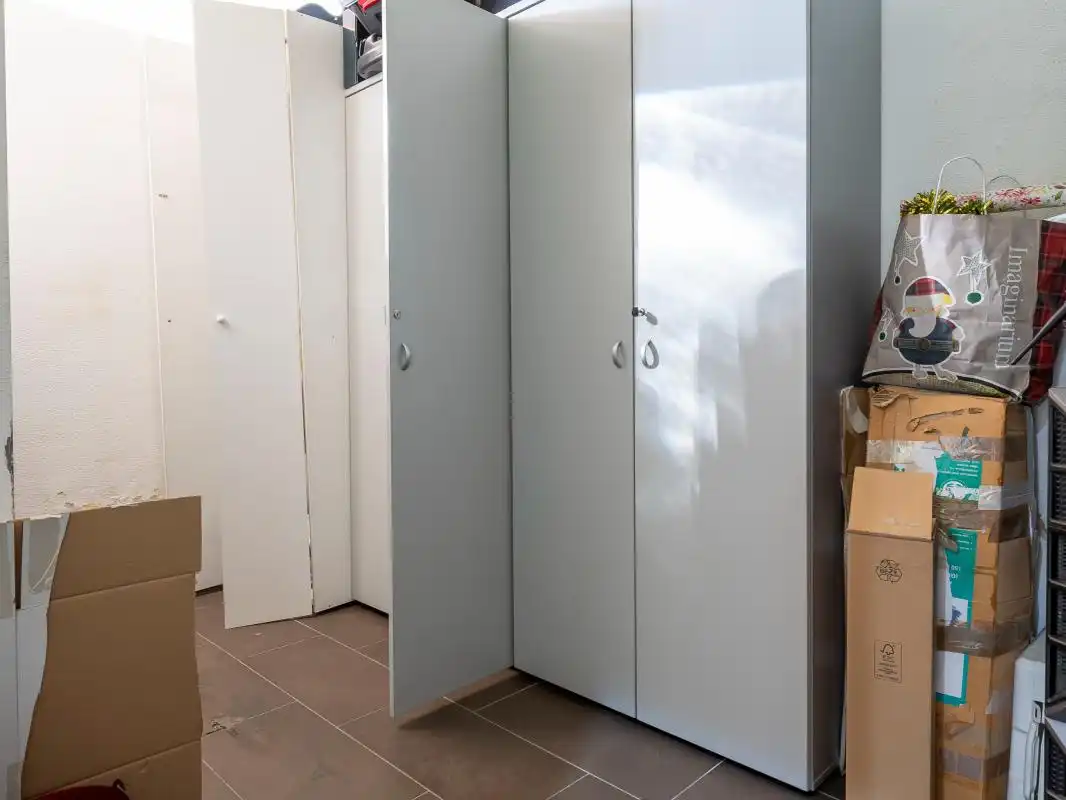 Commercial properties for rent in Pozuelo de Alarcón  with Air Conditioner and Heating