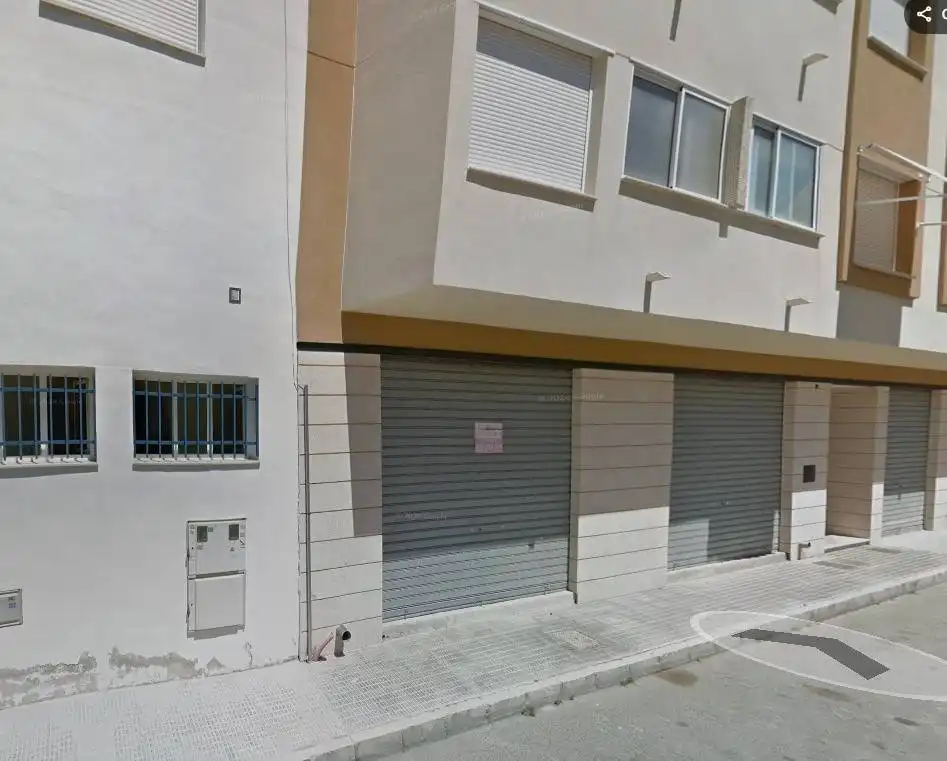 Local de alquiler en C. Pascual Luis Garcia Bernabe, Catral