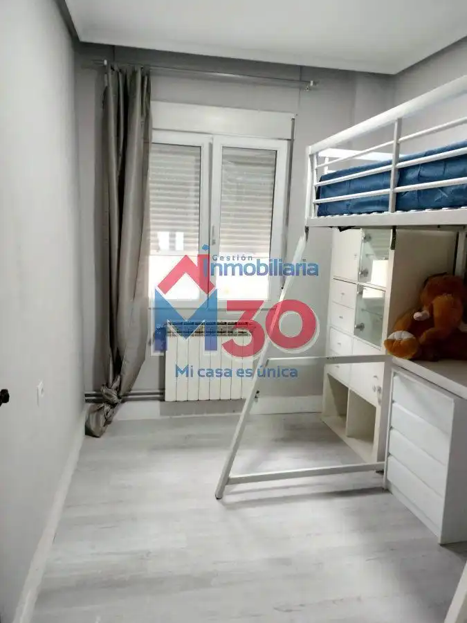 Habitación de Apartamento en venta en Miranda de Ebro con Calefacción y Trastero