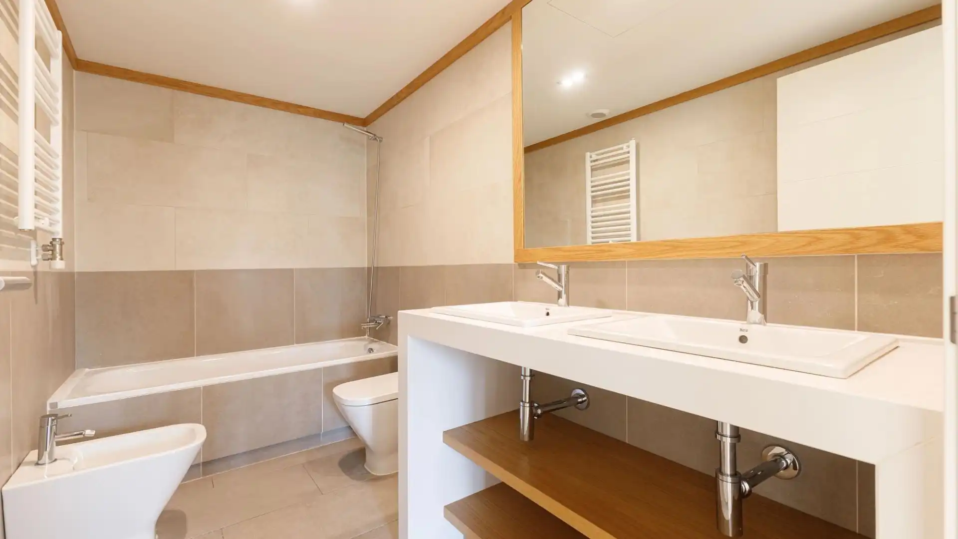Baño de Casa o chalet de alquiler en Sabadell con Aire acondicionado, Calefacción y Jardín privado
