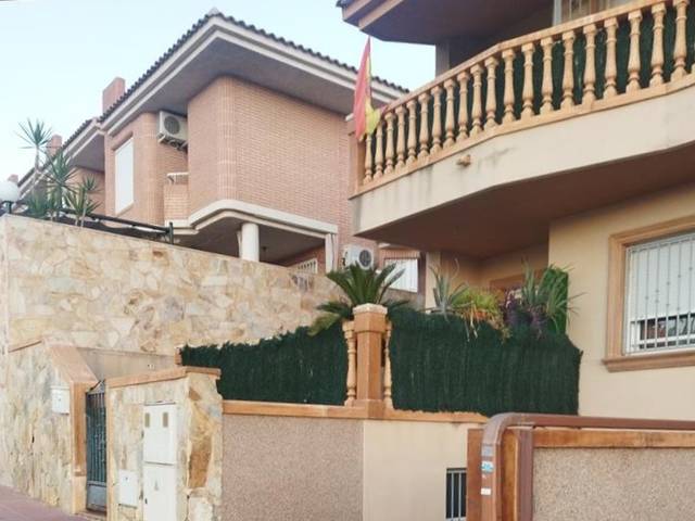 Casa-chalet en Venta en Juan Navarro Garcia, Dúplex 9. Parcela Catastral 8 en San Miguel