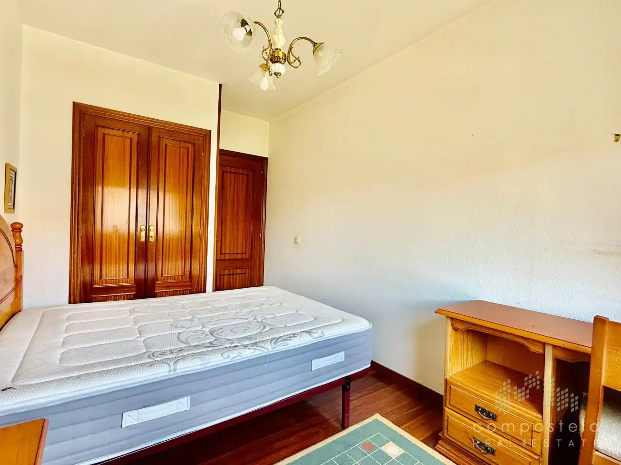 Habitación de Piso en venta en Santiago de Compostela  con Calefacción, Parquet y Trastero