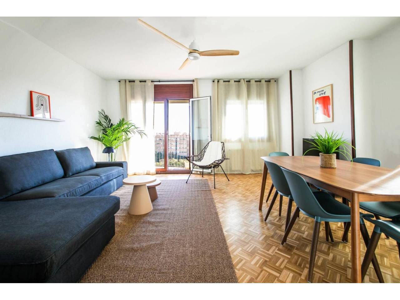 Sala d'estar de Pis en venda en  Barcelona Capital amb Balcó