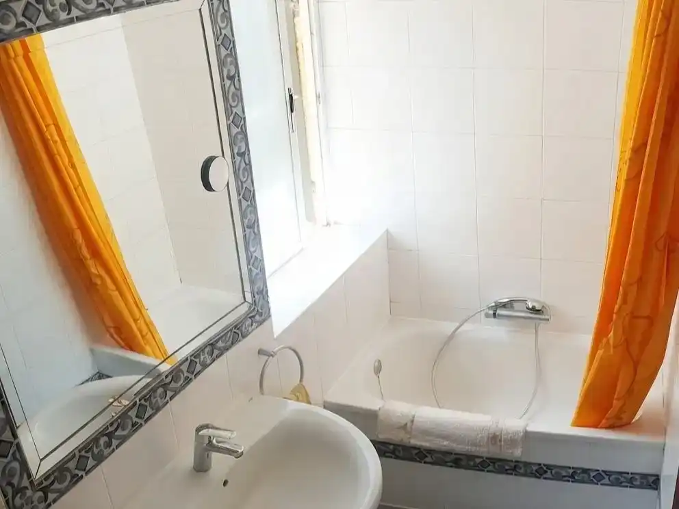 Baño de Piso en venta en Carmona con Aire acondicionado, Jardín privado y Parquet