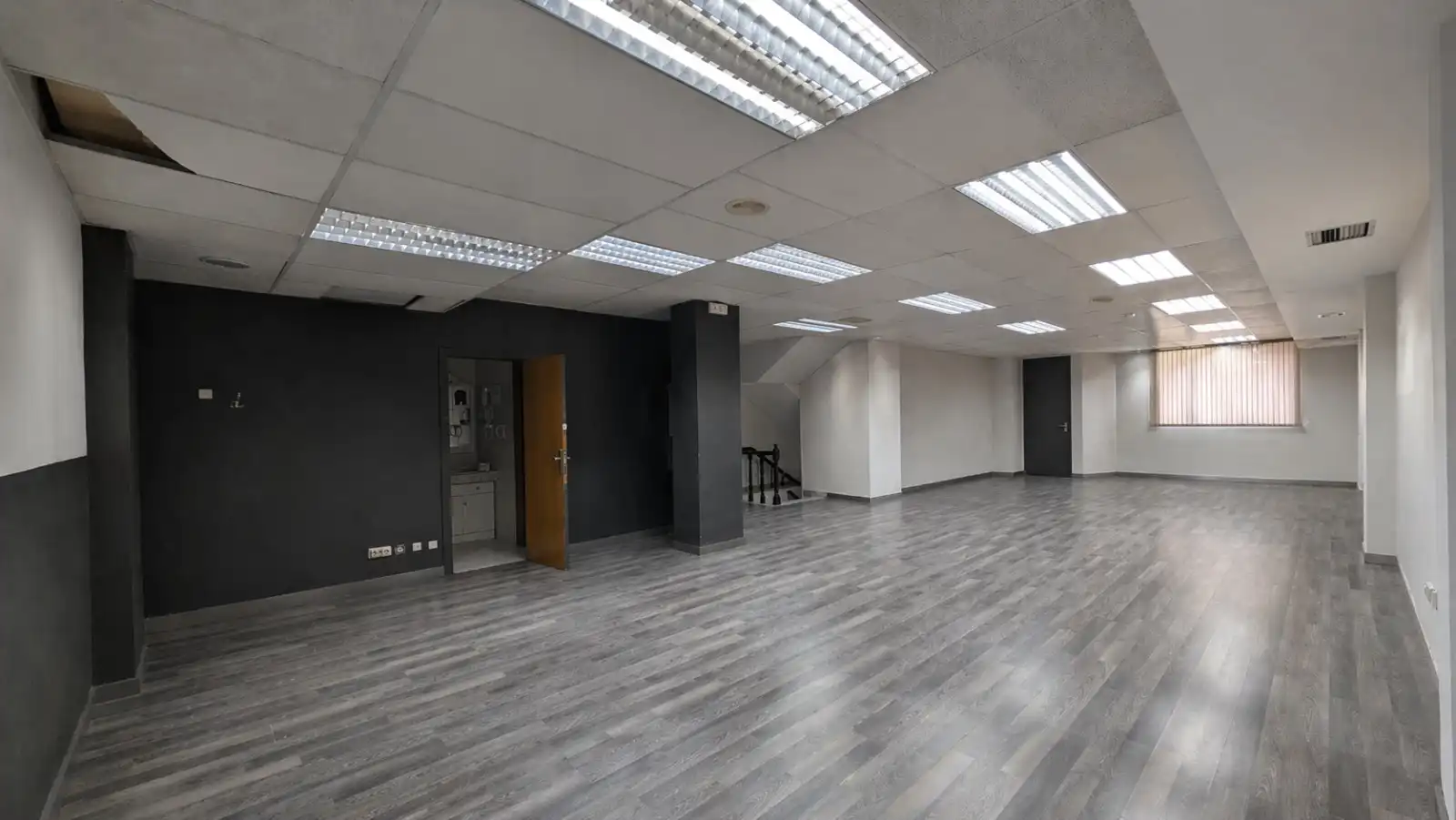 Piso en venta en Cornellà de Llobregat con Terraza