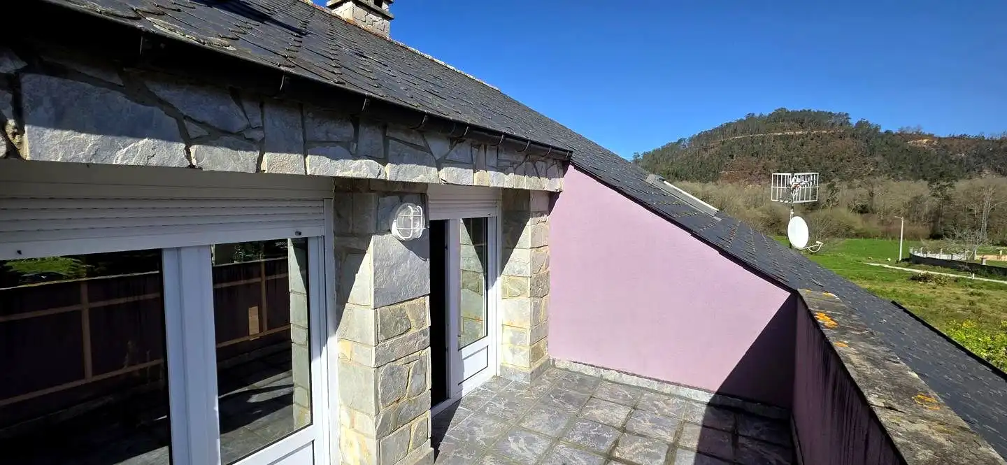 Exterior view of Houses for sale in Valdés - Luarca  with Heating, Private garden and Parquet flooring