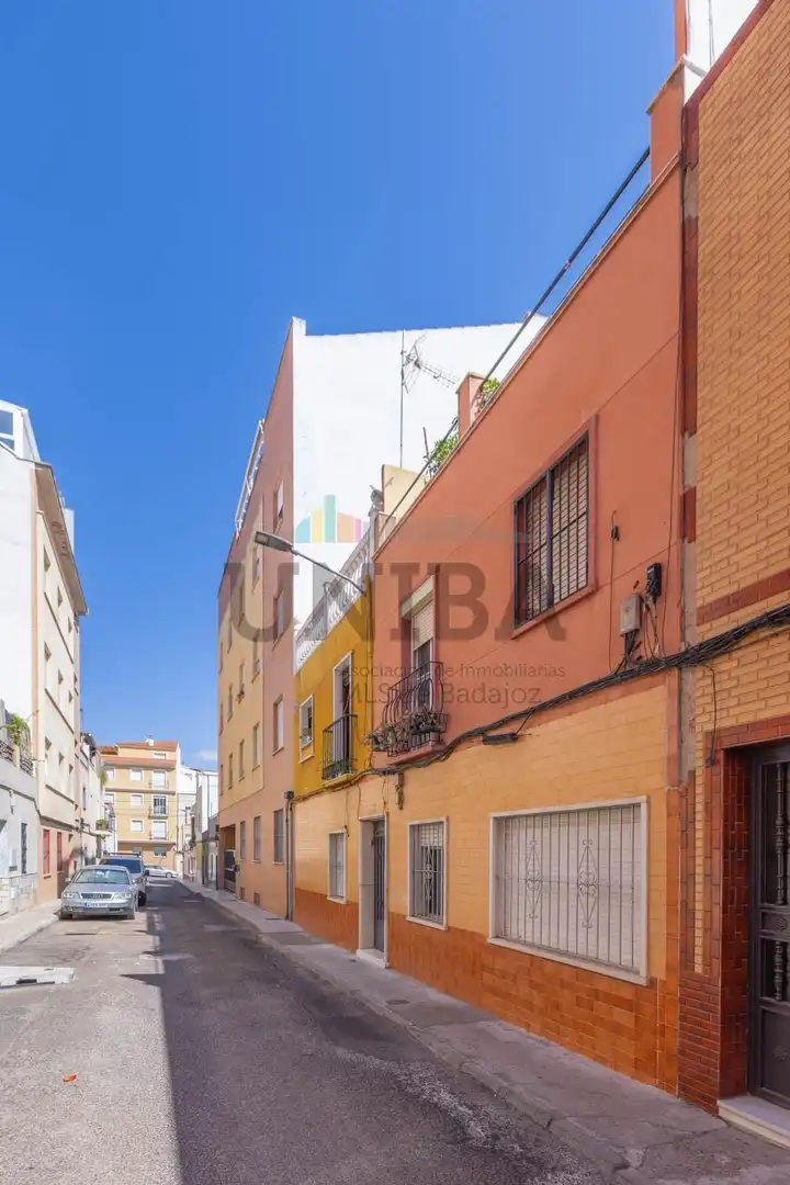 Vista exterior de Planta baixa en venda en Badajoz amb Terrassa i Traster