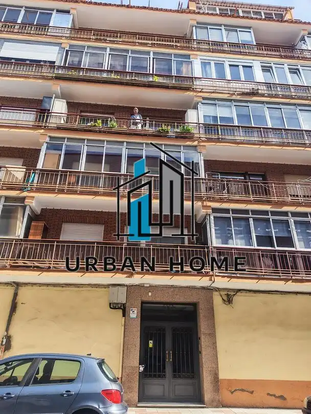 Exterior view of Flat for sale in León Capital   with Heating and Terrace