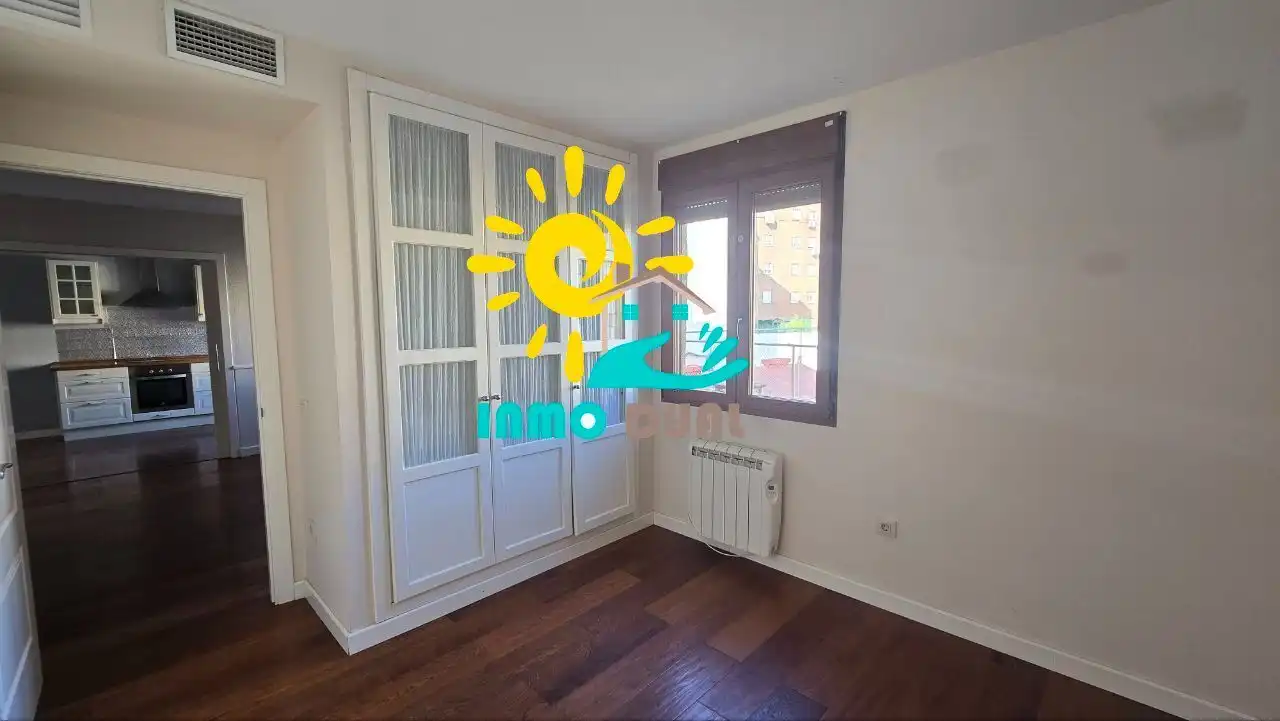 Bedroom of Flat for sale in Badajoz  with Air Conditioner, Heating and Terrace