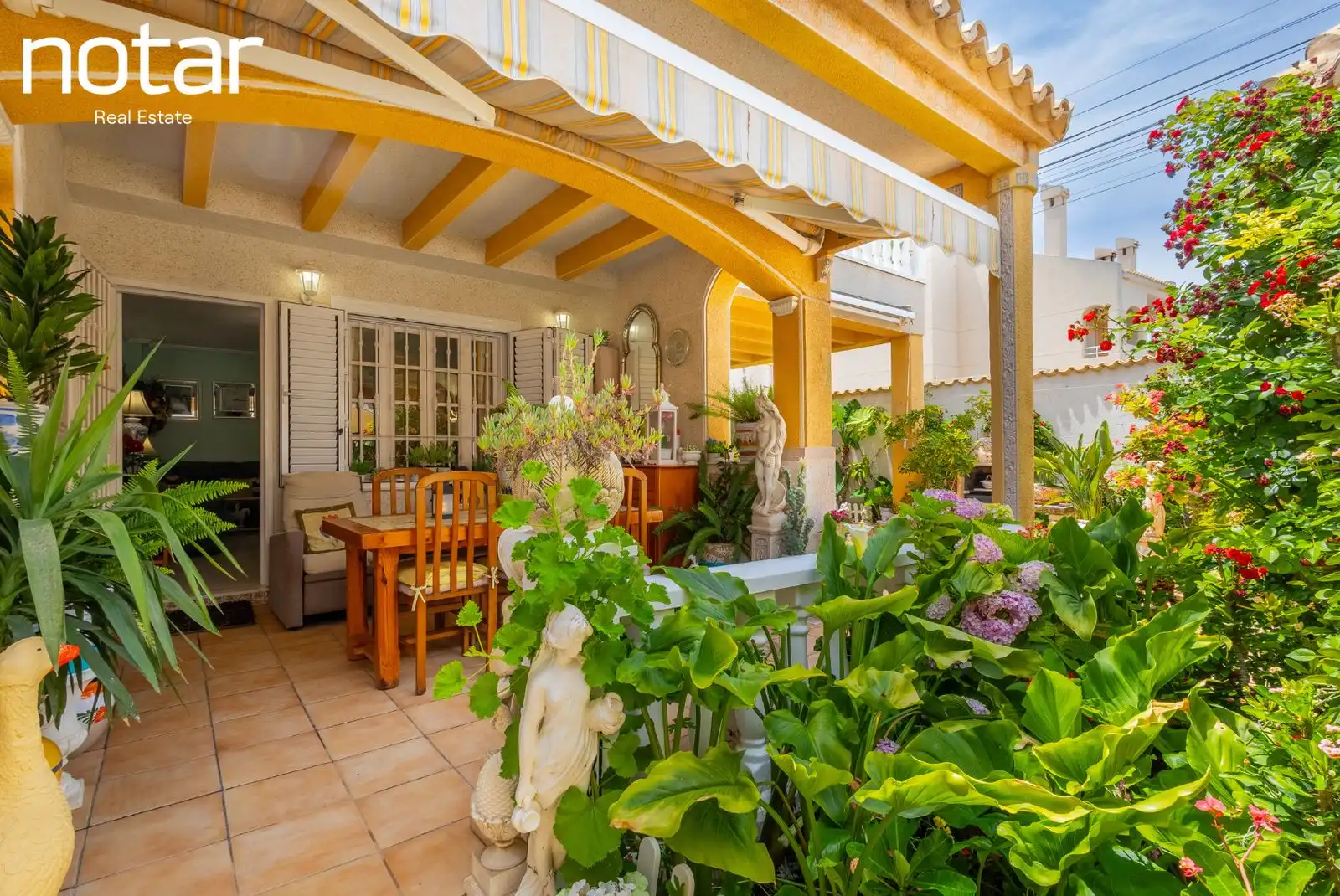 Casa a schiera con piscina in vendita a N/A