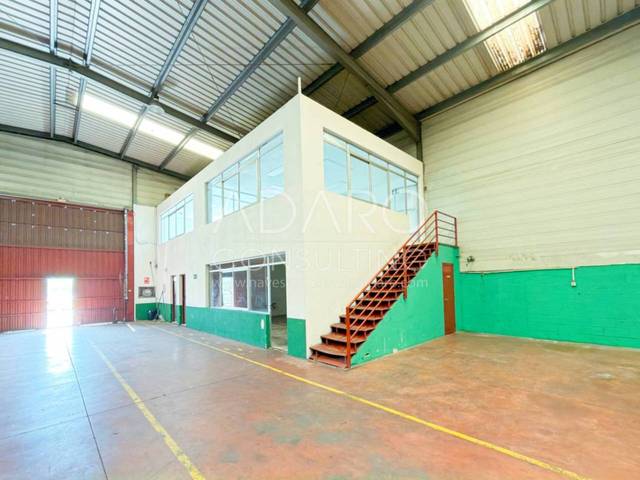 Nave industrial en Alquiler en Avenida Milán en Bulevar - Plaza Castilla