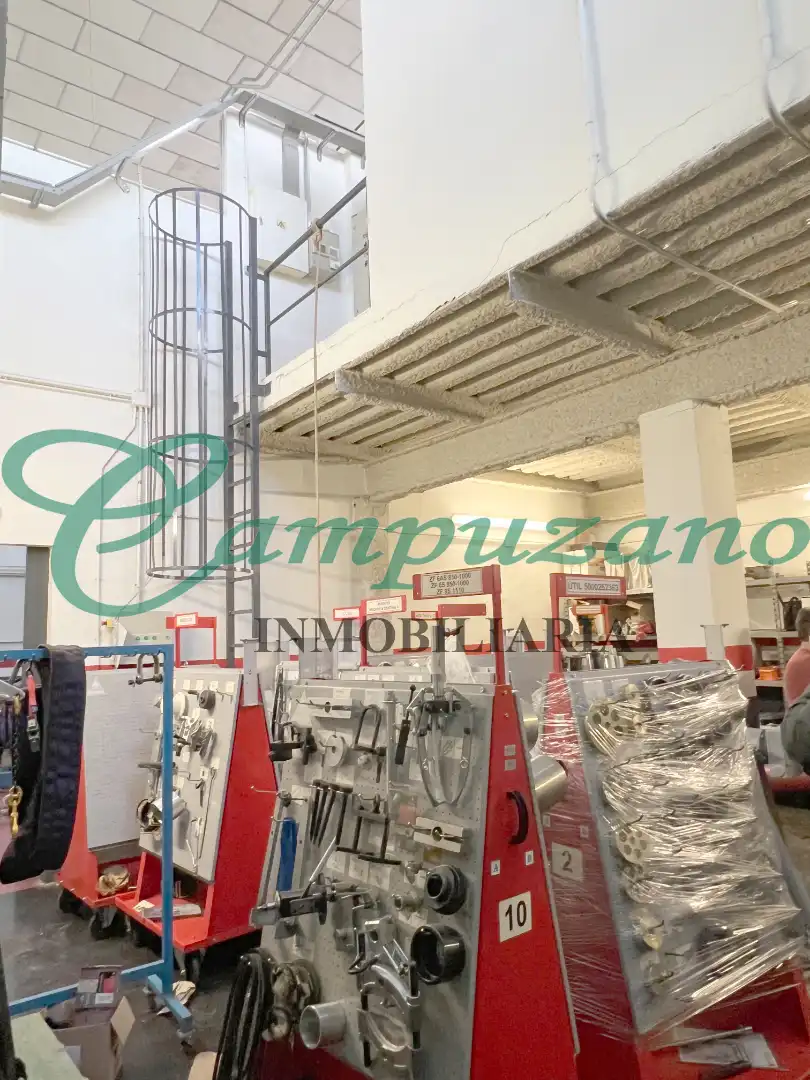Nave industrial de alquiler en Calle de Ramón y Cajal, 29, Las Dehesillas - Vereda de los Estudiantes