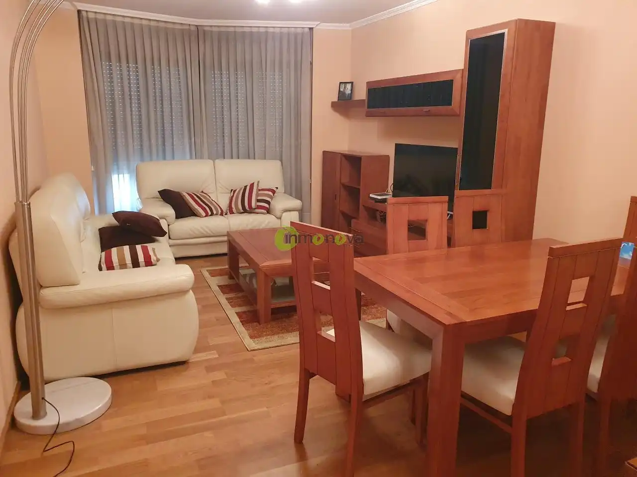 Piso con ascensor en venta en TRAVESIA DE VIGO, imagen 2