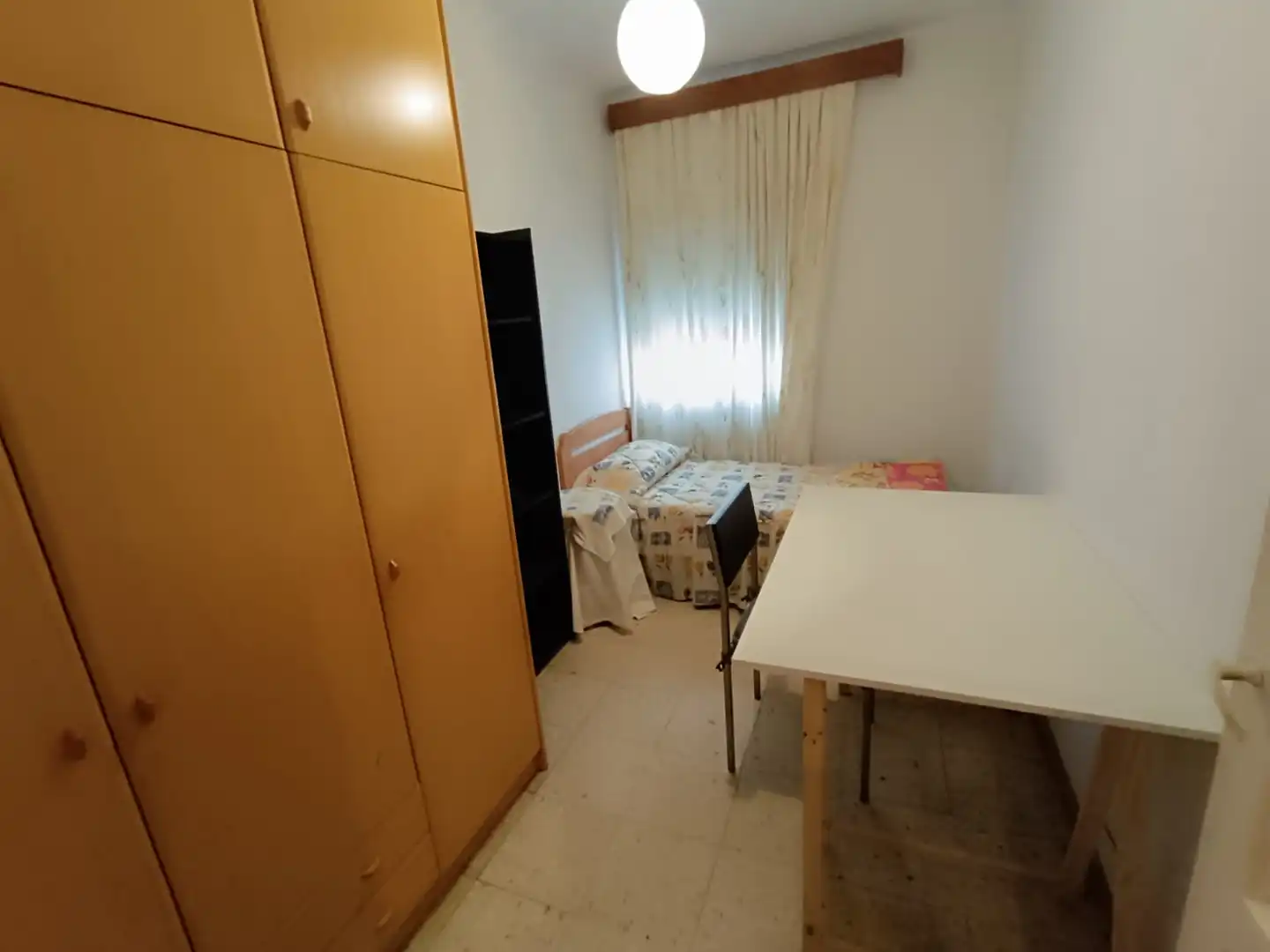 Schlafzimmer von Wohnung zur Miete in Badajoz mit Möbliert, Ofen und Waschmaschine
