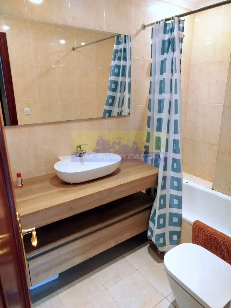 Baño de Piso en venta en Castro-Urdiales con Amueblado